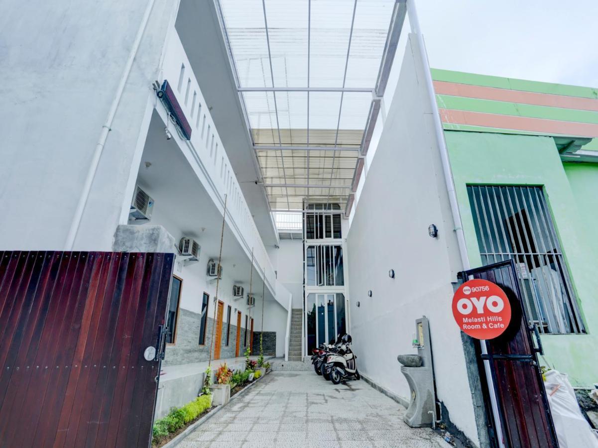 OYO 90756 Melasti Hills Room&Cafe Ungasan Exteriör bild